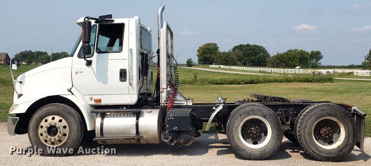 image for item GF9260 2006 International 8600 semi truck