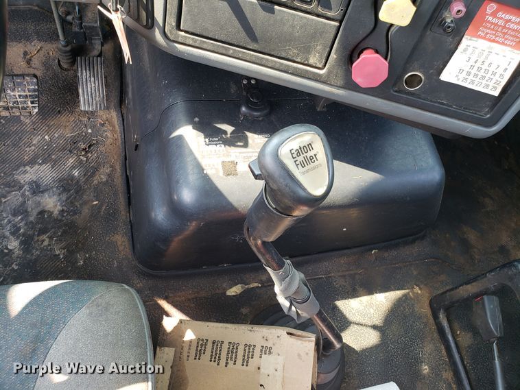 image for item GF9260 2006 International 8600 semi truck