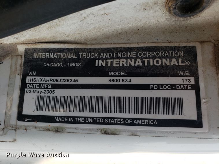 image for item GF9260 2006 International 8600 semi truck