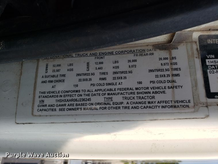 image for item GF9260 2006 International 8600 semi truck