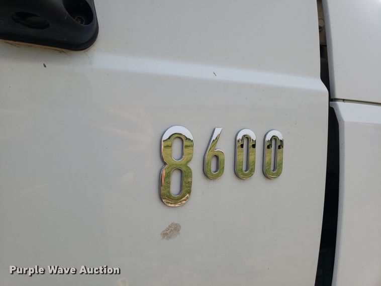 image for item GF9260 2006 International 8600 semi truck