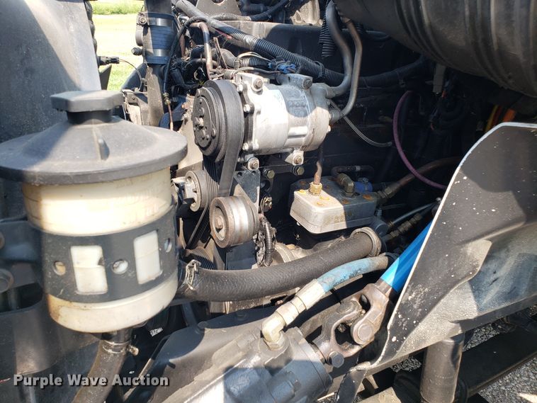 image for item GF9260 2006 International 8600 semi truck