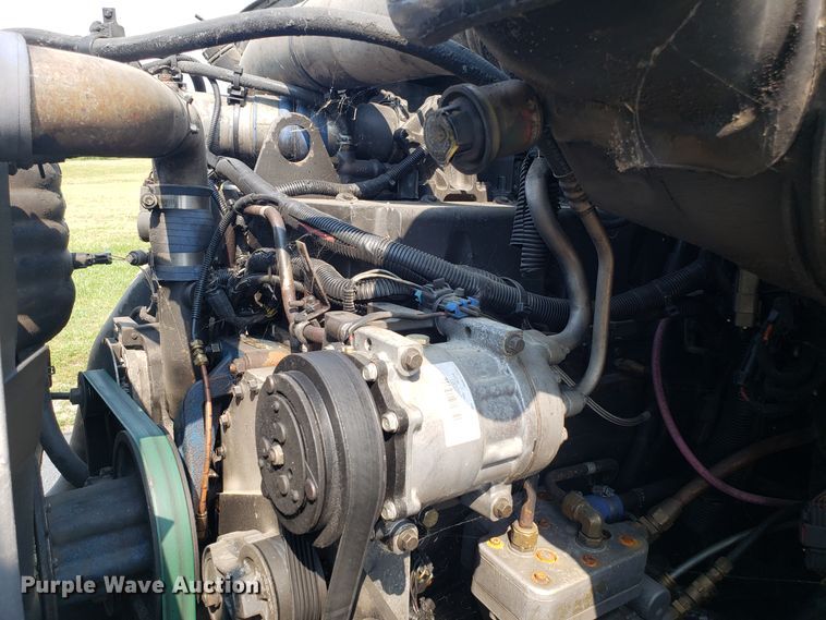 image for item GF9260 2006 International 8600 semi truck