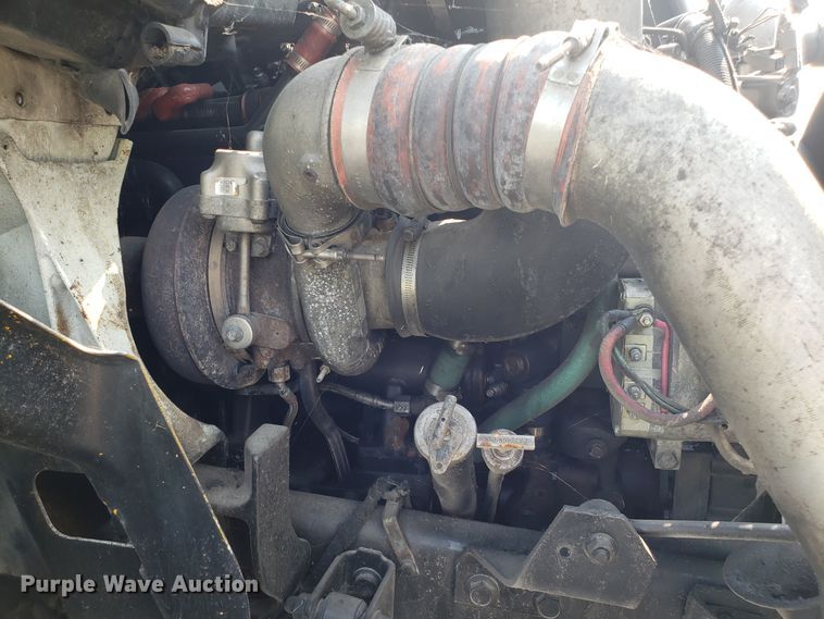 image for item GF9260 2006 International 8600 semi truck