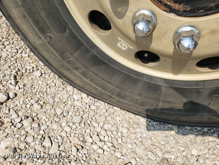 image for item GF9260 2006 International 8600 semi truck