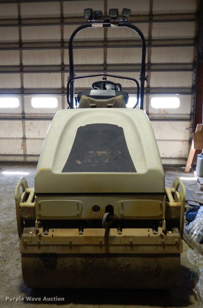 image for item GG9129 Ingersoll Rand DD-24 double drum vibratory roller