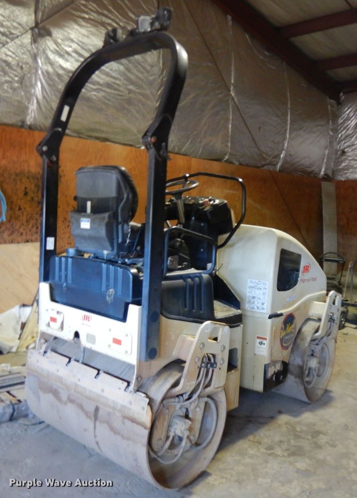 image for item GG9129 Ingersoll Rand DD-24 double drum vibratory roller