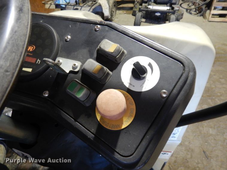 image for item GG9129 Ingersoll Rand DD-24 double drum vibratory roller