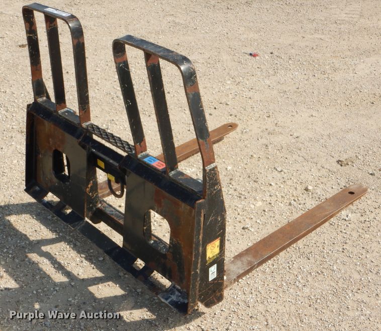 image for item GH9595 MDS skid steer pallet forks
