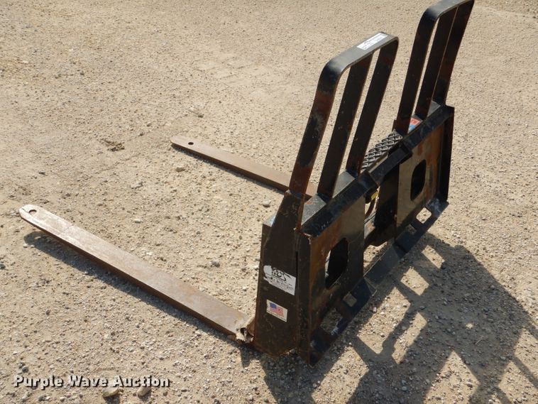 image for item GH9595 MDS skid steer pallet forks