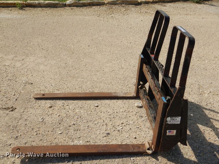 image for item GH9595 MDS skid steer pallet forks