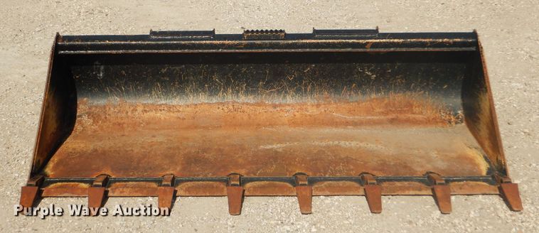 image for item GH9600 John Deere T84 low profile skid steer bucket