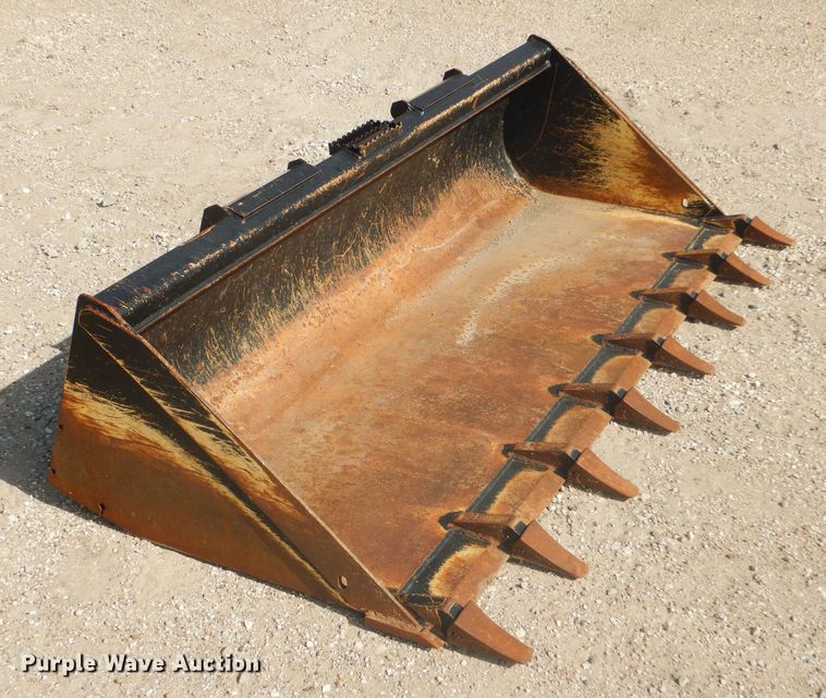 image for item GH9600 John Deere T84 low profile skid steer bucket