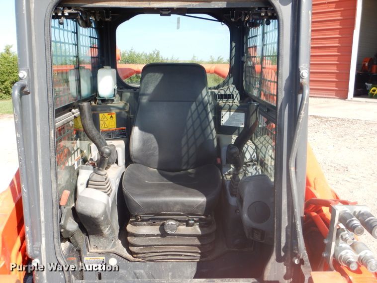 image for item GH9601 2015 Kubota SVL90-2 skid steer