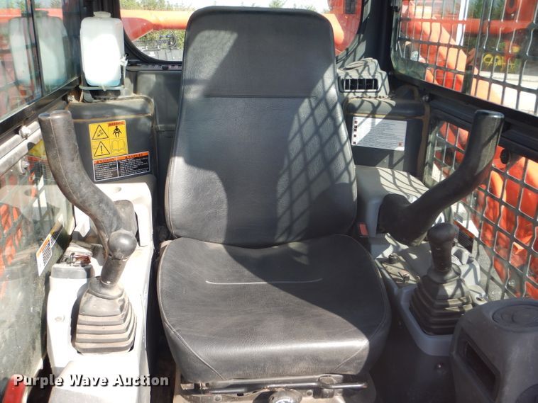 image for item GH9601 2015 Kubota SVL90-2 skid steer