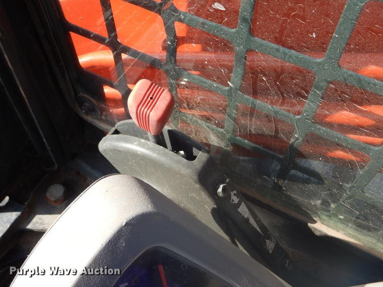 image for item GH9601 2015 Kubota SVL90-2 skid steer