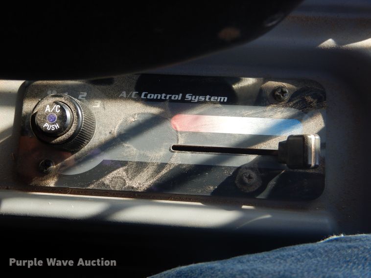 image for item GH9601 2015 Kubota SVL90-2 skid steer