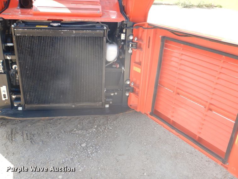 image for item GH9601 2015 Kubota SVL90-2 skid steer