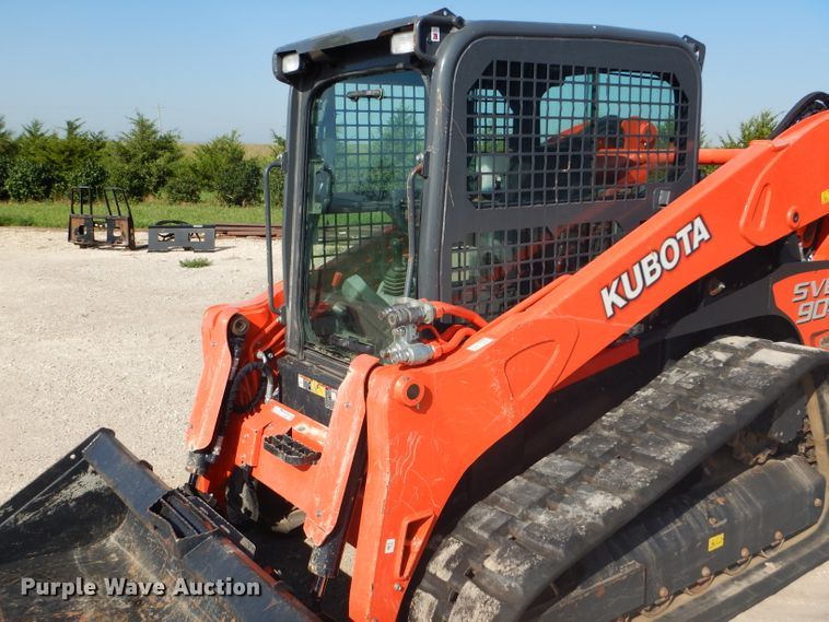 image for item GH9601 2015 Kubota SVL90-2 skid steer