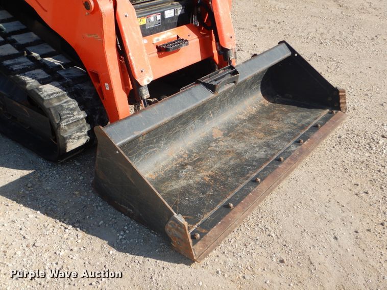 image for item GH9601 2015 Kubota SVL90-2 skid steer