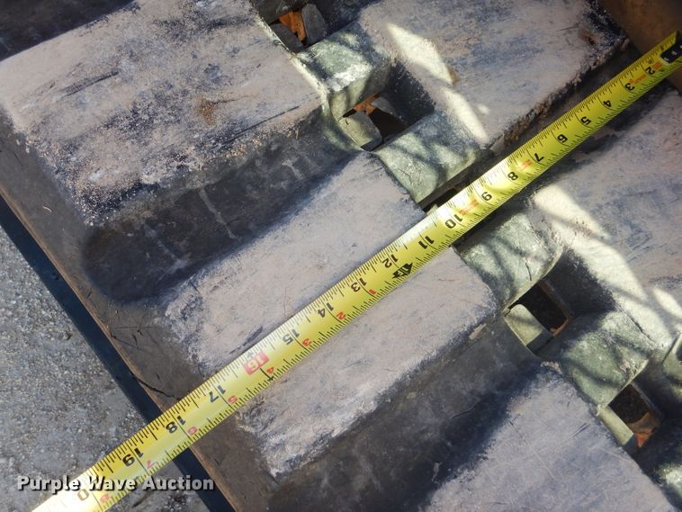 image for item GH9601 2015 Kubota SVL90-2 skid steer