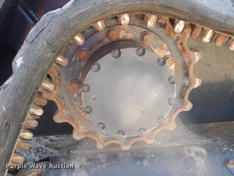 image for item GH9601 2015 Kubota SVL90-2 skid steer