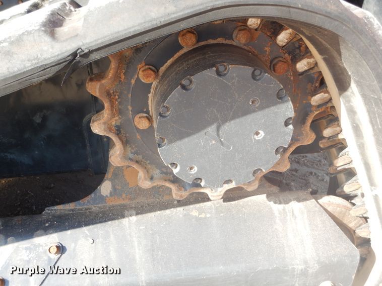 image for item GH9601 2015 Kubota SVL90-2 skid steer