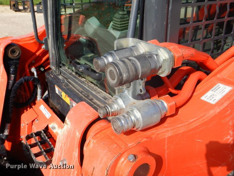 image for item GH9601 2015 Kubota SVL90-2 skid steer