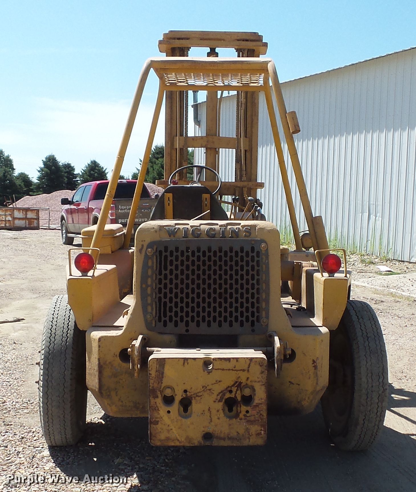 Wiggins WG54R1 forklift in Clark, SD Item FU9396 sold Purple Wave