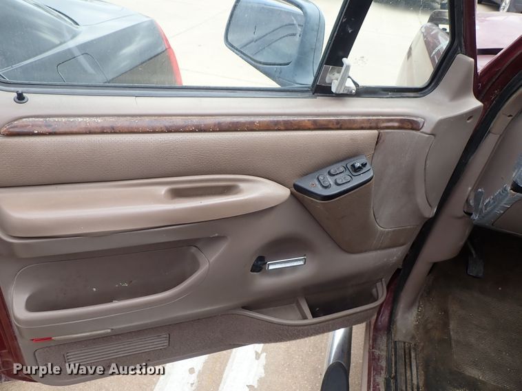 image for item DB7733 1996 Ford F150 SuperCab pickup truck