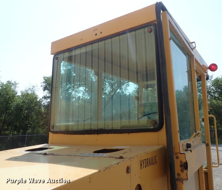 image for item DE1005 Rosco RB48 broom