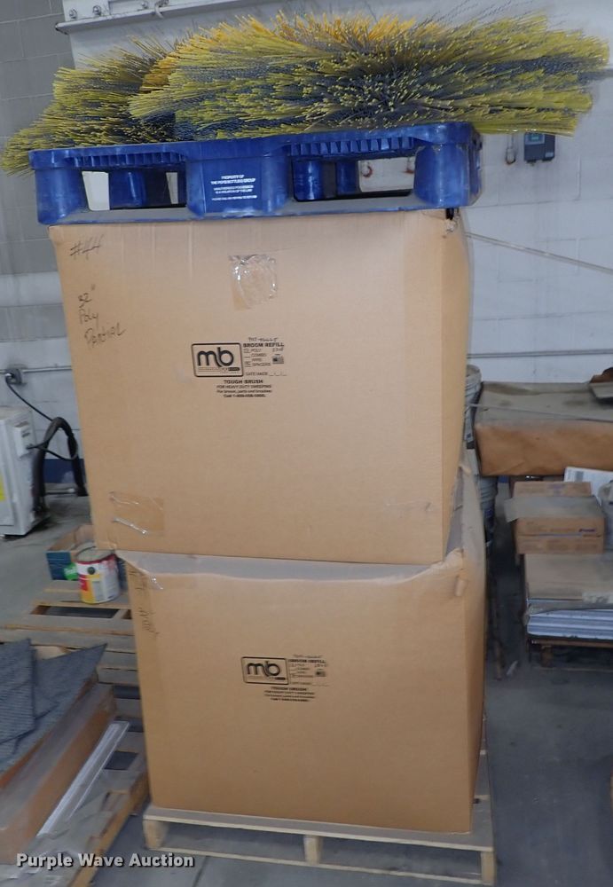 image for item DE1005 Rosco RB48 broom