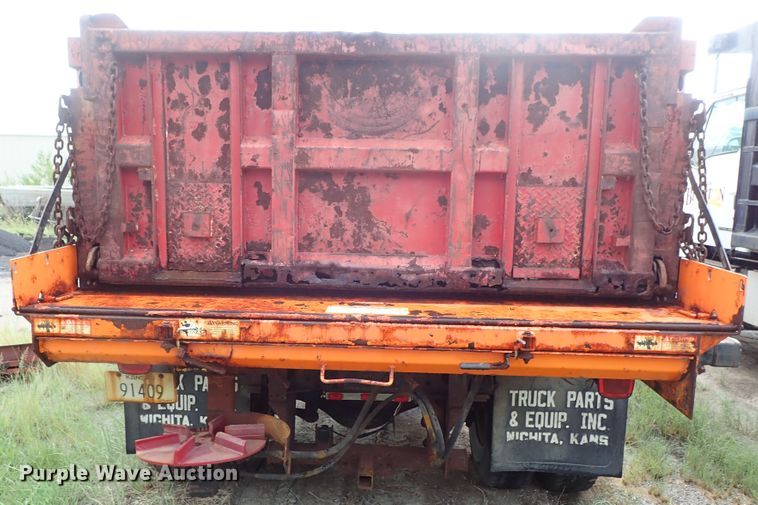 image for item DE1032 1990 GMC C7000 dump truck