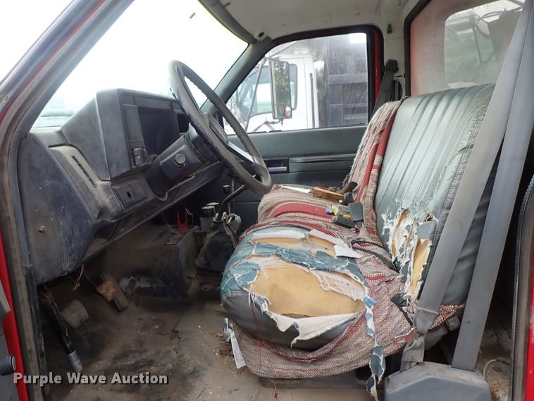 image for item DE1032 1990 GMC C7000 dump truck