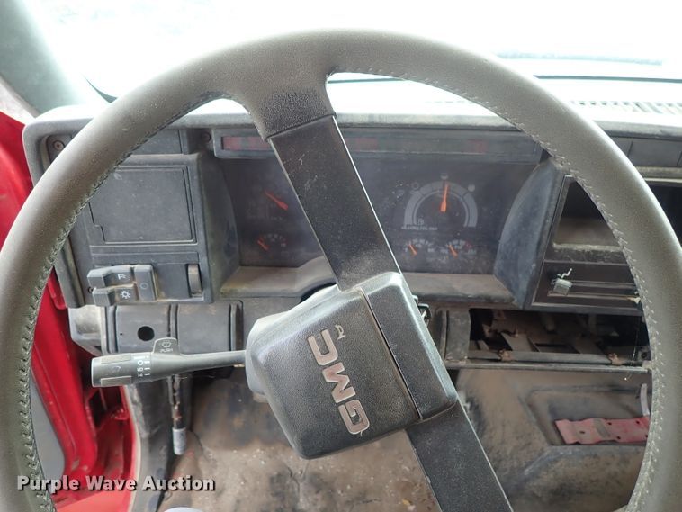 image for item DE1032 1990 GMC C7000 dump truck