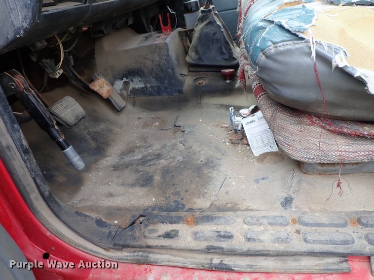 image for item DE1032 1990 GMC C7000 dump truck