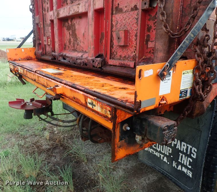 image for item DE1032 1990 GMC C7000 dump truck