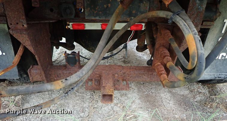 image for item DE1032 1990 GMC C7000 dump truck