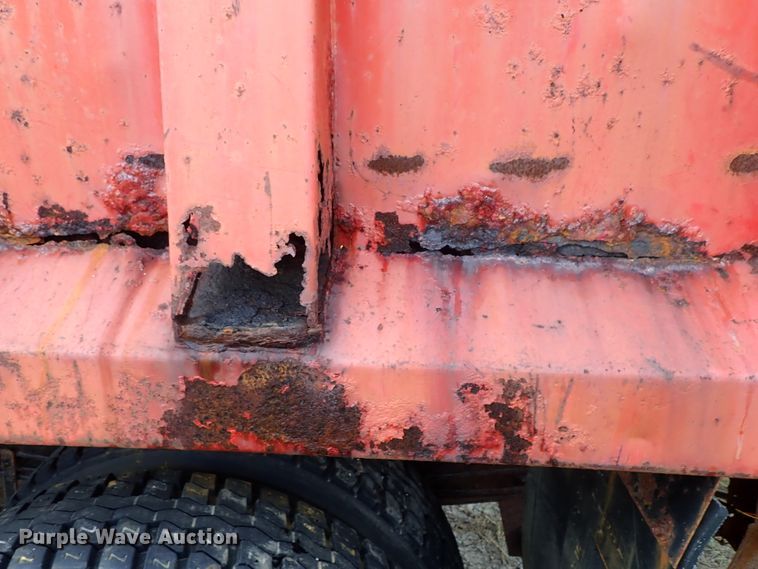 image for item DE1032 1990 GMC C7000 dump truck