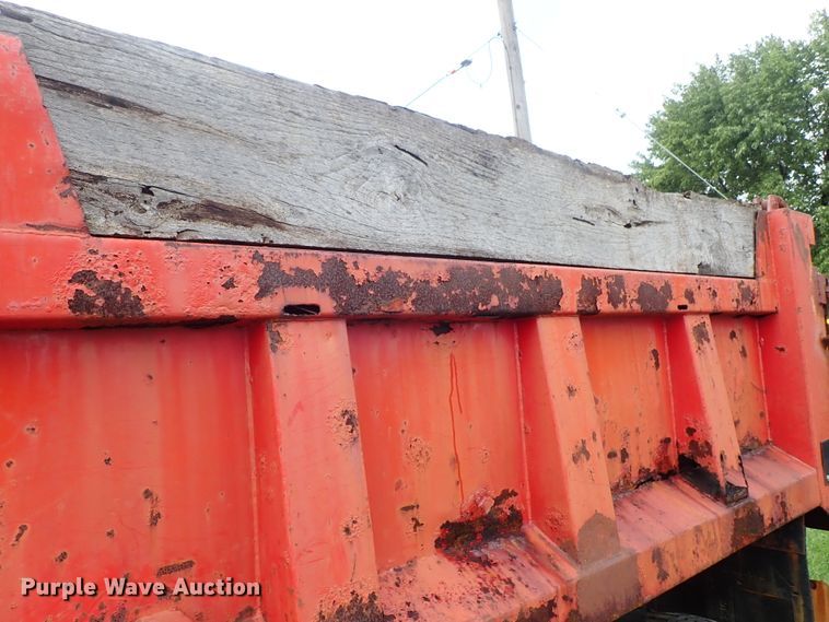 image for item DE1032 1990 GMC C7000 dump truck