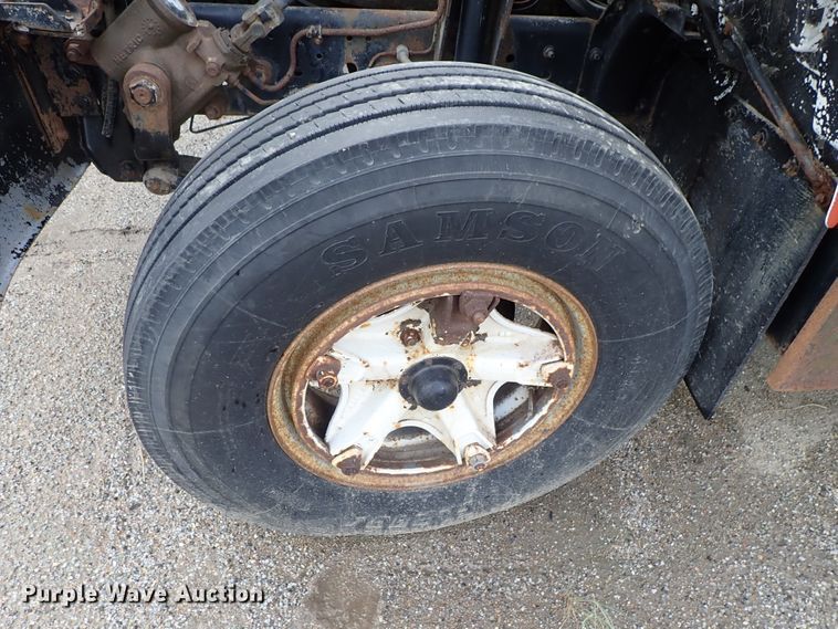 image for item DE1032 1990 GMC C7000 dump truck