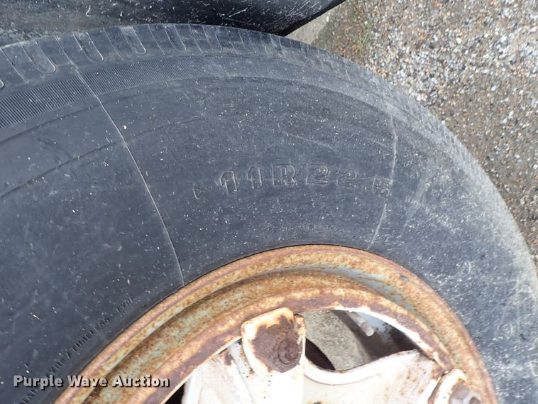 image for item DE1032 1990 GMC C7000 dump truck