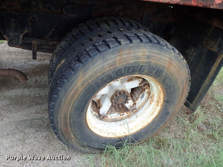 image for item DE1032 1990 GMC C7000 dump truck