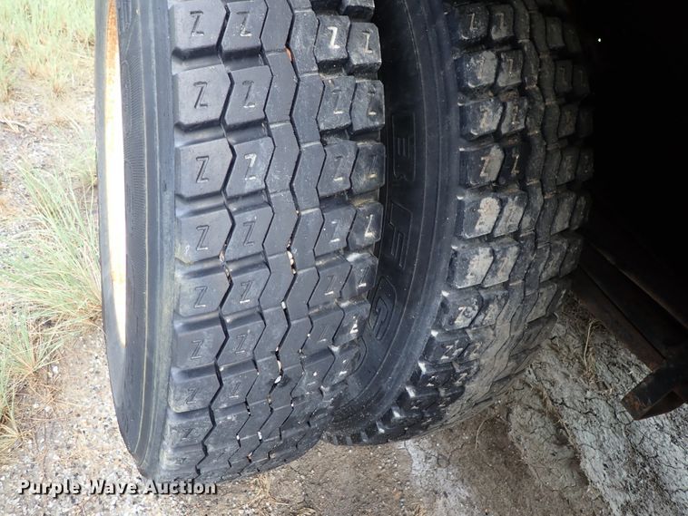 image for item DE1032 1990 GMC C7000 dump truck