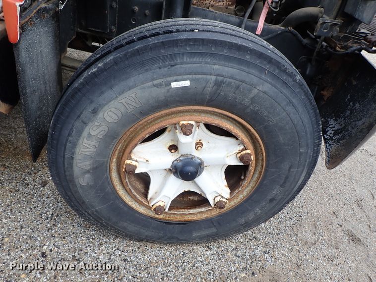 image for item DE1032 1990 GMC C7000 dump truck