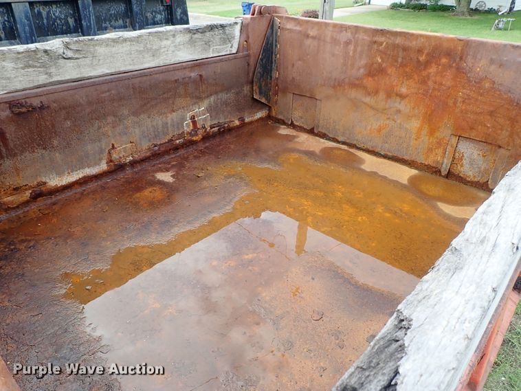 image for item DE1032 1990 GMC C7000 dump truck