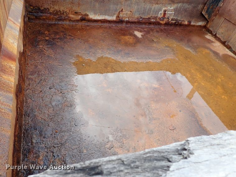 image for item DE1032 1990 GMC C7000 dump truck