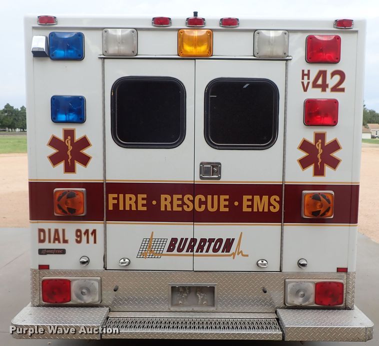 image for item DE1033 1993 Ford Econoline E350 ambulance