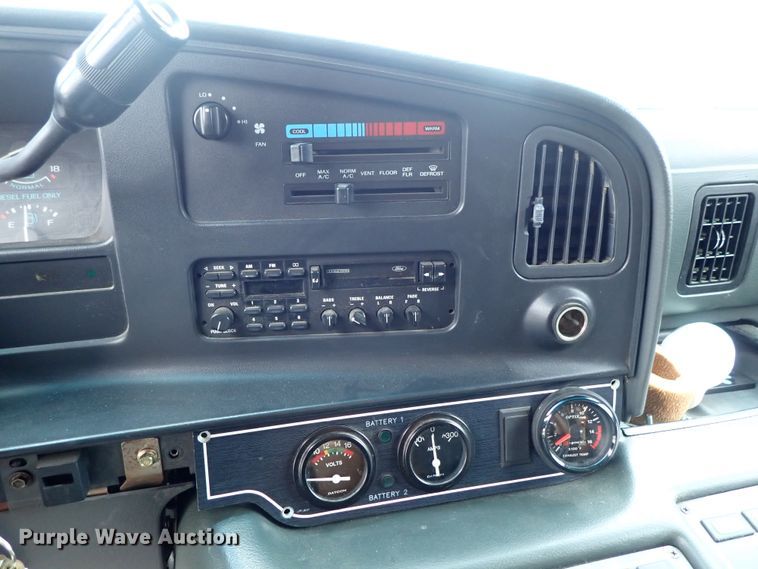 image for item DE1033 1993 Ford Econoline E350 ambulance