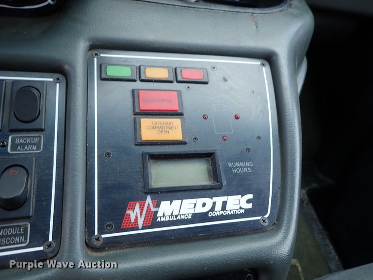 image for item DE1033 1993 Ford Econoline E350 ambulance